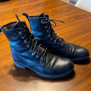Frye Veronica combat boot